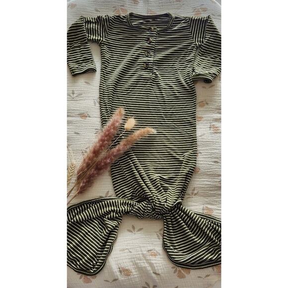 Lou Lou & Company Newborn BamboonKnotted Gown Style Striped EUC - Picture 1 of 3